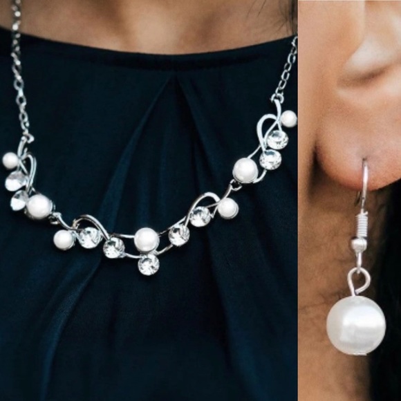❤️Tie The Knot Necklace Set